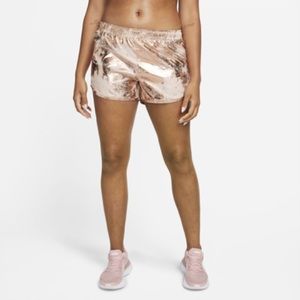 Nike Air 3” Running Shorts in Pink Oxford Size L